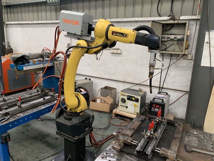 焊接機(jī)器人